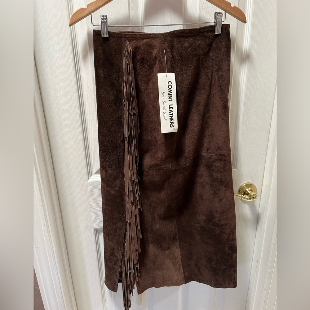 COMINT Leather suede pencil skirt with slit.